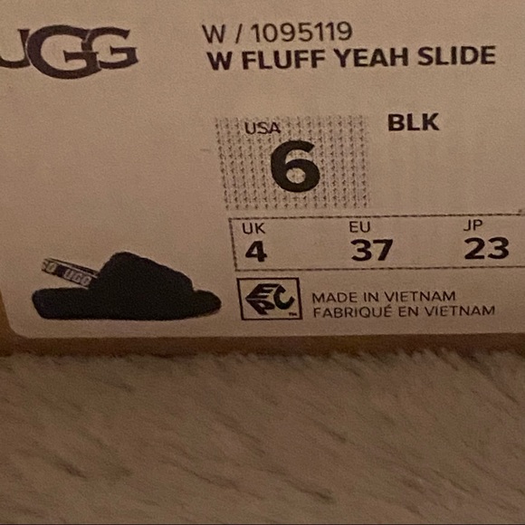 UGG fluff yeah slide size 6 black - Picture 4 of 6